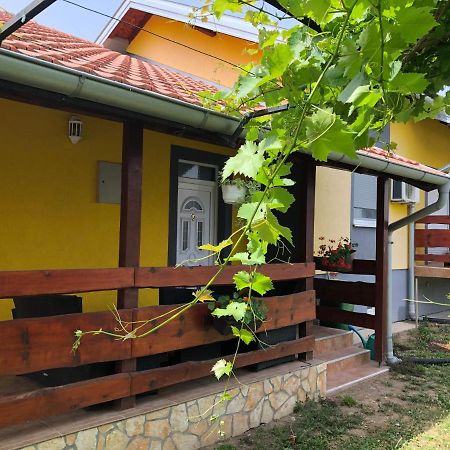 Lux Hus Novi Sad Apartman Veternik Kültér fotó