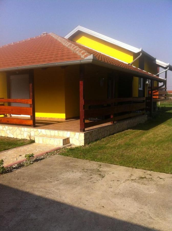 Lux Hus Novi Sad Apartman Veternik Kültér fotó