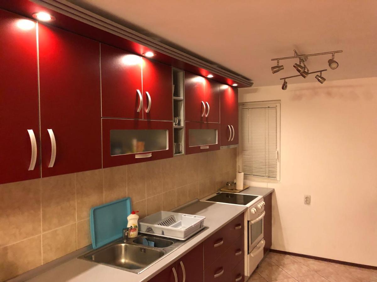 Lux Hus Novi Sad Apartman Veternik Kültér fotó