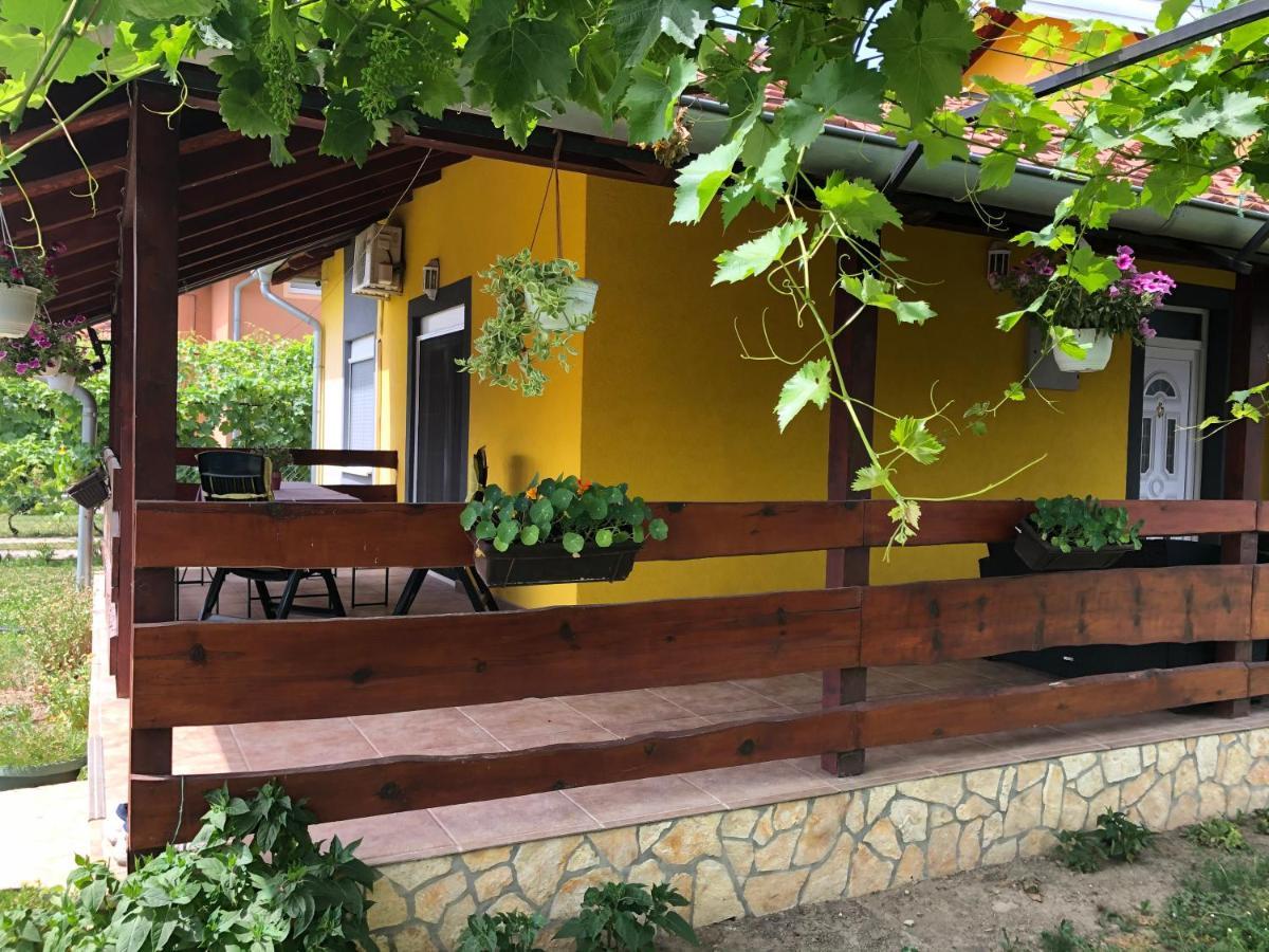 Lux Hus Novi Sad Apartman Veternik Kültér fotó